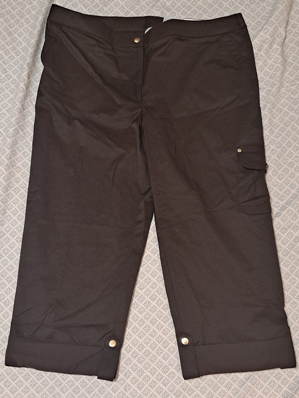 Zenergy Women’s Brown Cargo Capri Pants Sz 3 NWT